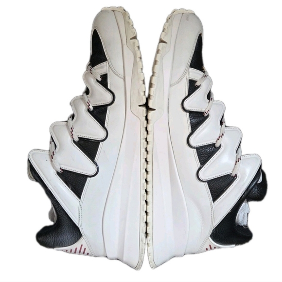 Louis Vuitton White & Black LV Run Away Sneakers - Picture 10 of 16